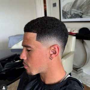 网页版登录-德文-布克焕新发型，理发师社交媒体展示精剪技艺